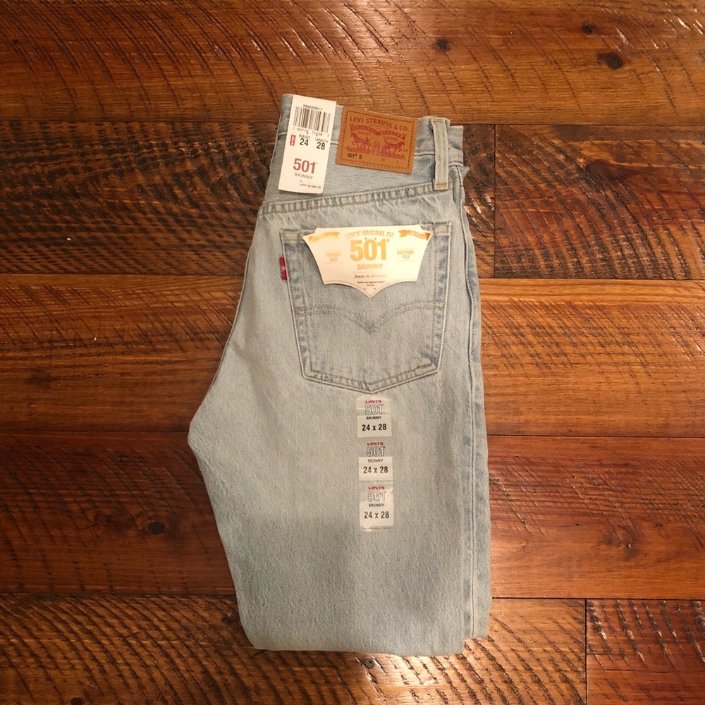 Levi 501 Size 24 skinny jean